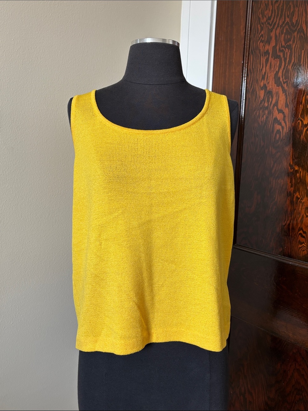 St. John Yellow Sleeveless Knit Tank Top Summer Vacation Quiet Luxury Citrus